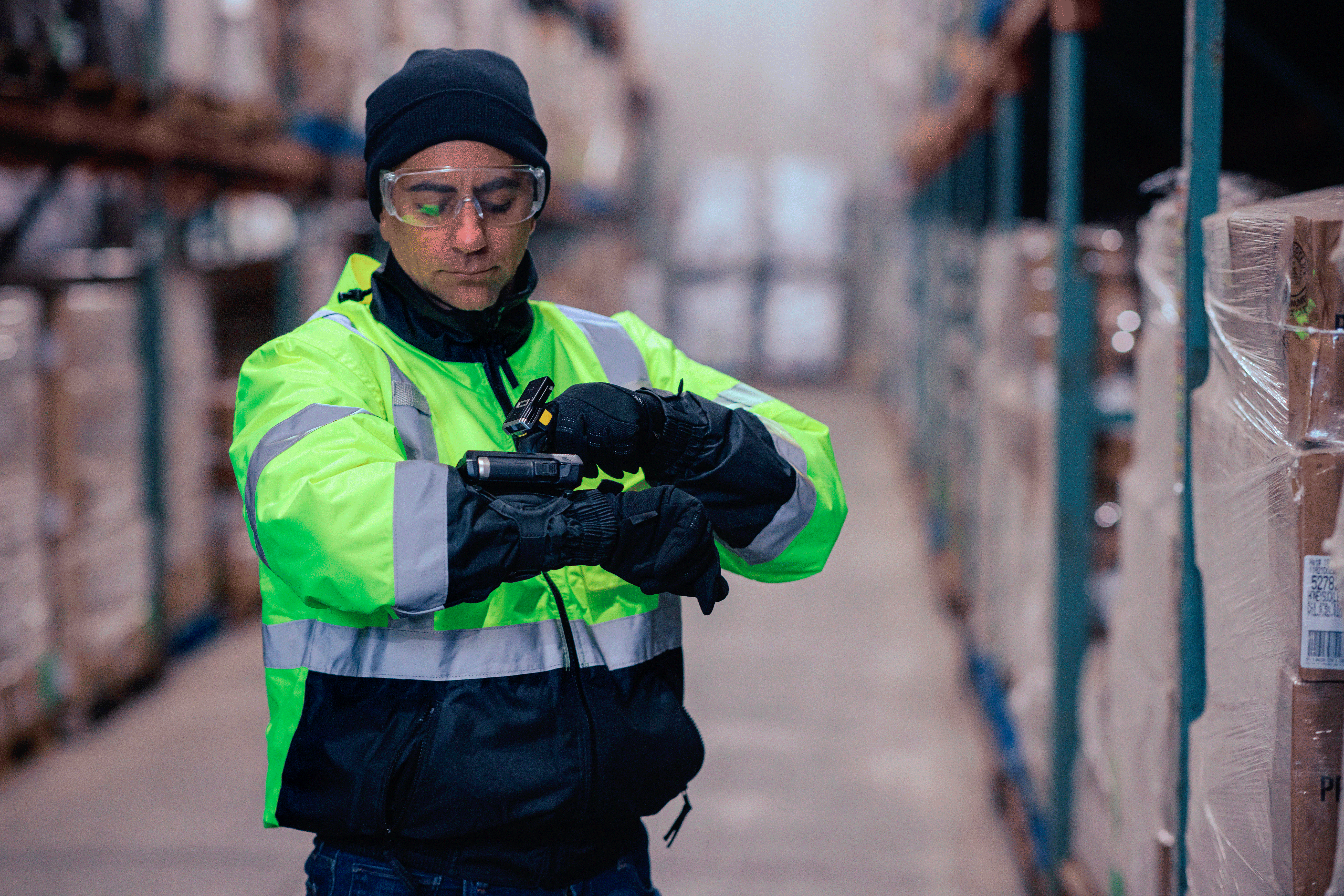 warehouse-cold-storage-photography-application-rs6100-wt6300-scan-data-verification-8192x5464-pix-300-dpi